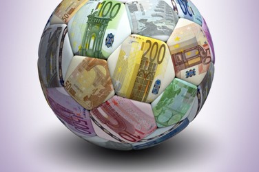 De koers van Adidas ging sinds midden augustus 2021 fors bergaf. Wat moet u met het aandeel doen: kopen, houden of verkopen?